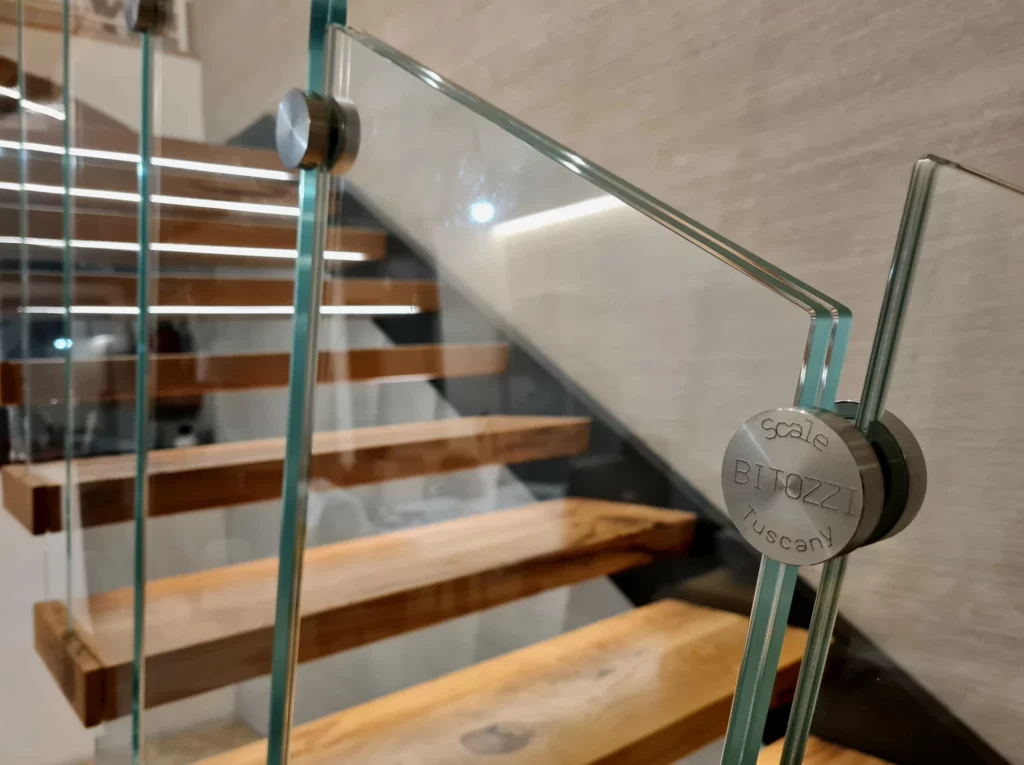 Scale di vetro per interni